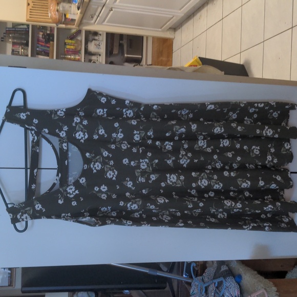 Floral tank dress 4 items for $20❤️ - Picture 2 of 4